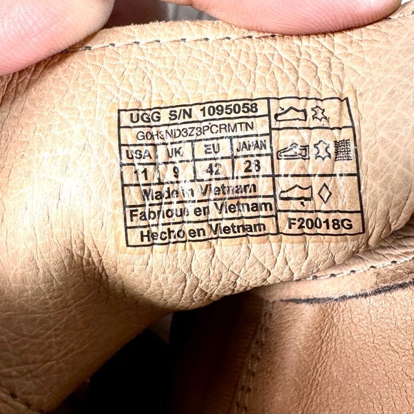 UGG JAXON SUEDE CUFF LACE UP SHEARLING BOOTS - Picture 11 of 12